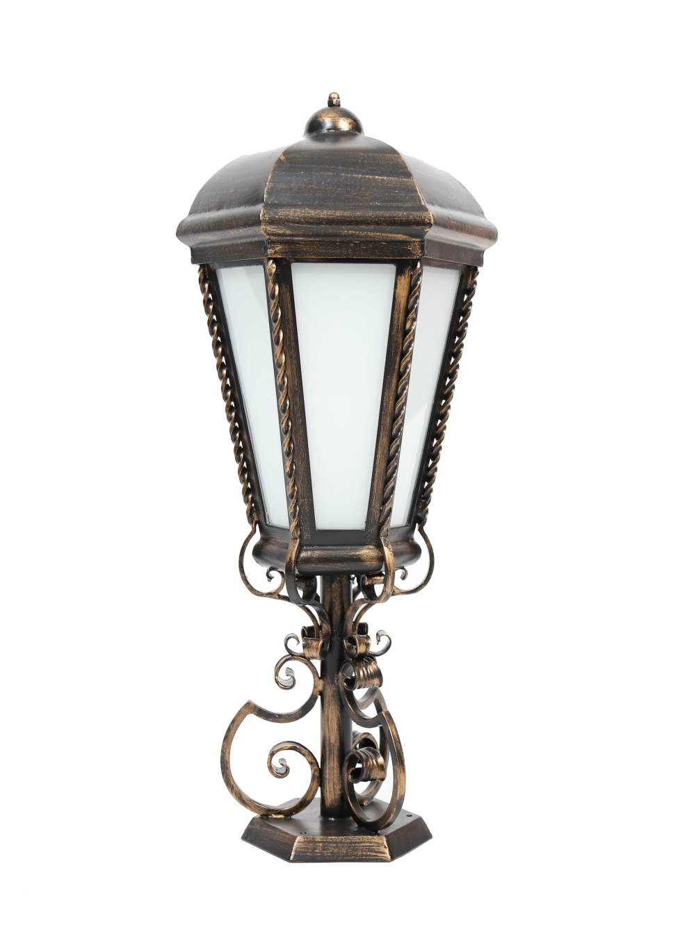 A58A0378-web-size Bronzová záhradná lampa s bielymi sklenenými panelmi a ozdobnými prvkami.
