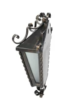 Halblaterne Pinta: Wandleuchte aus der Manufaktur – Bild 2