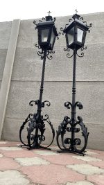HANDGESCHMIEDETE STEHLAMPE – Bild 4